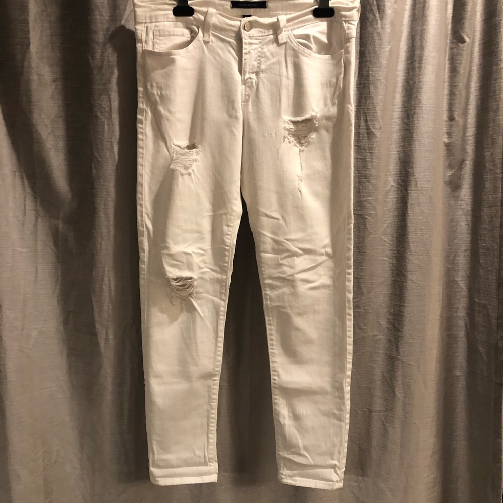 White Flying Monkey low rise distressed jeans, size 25